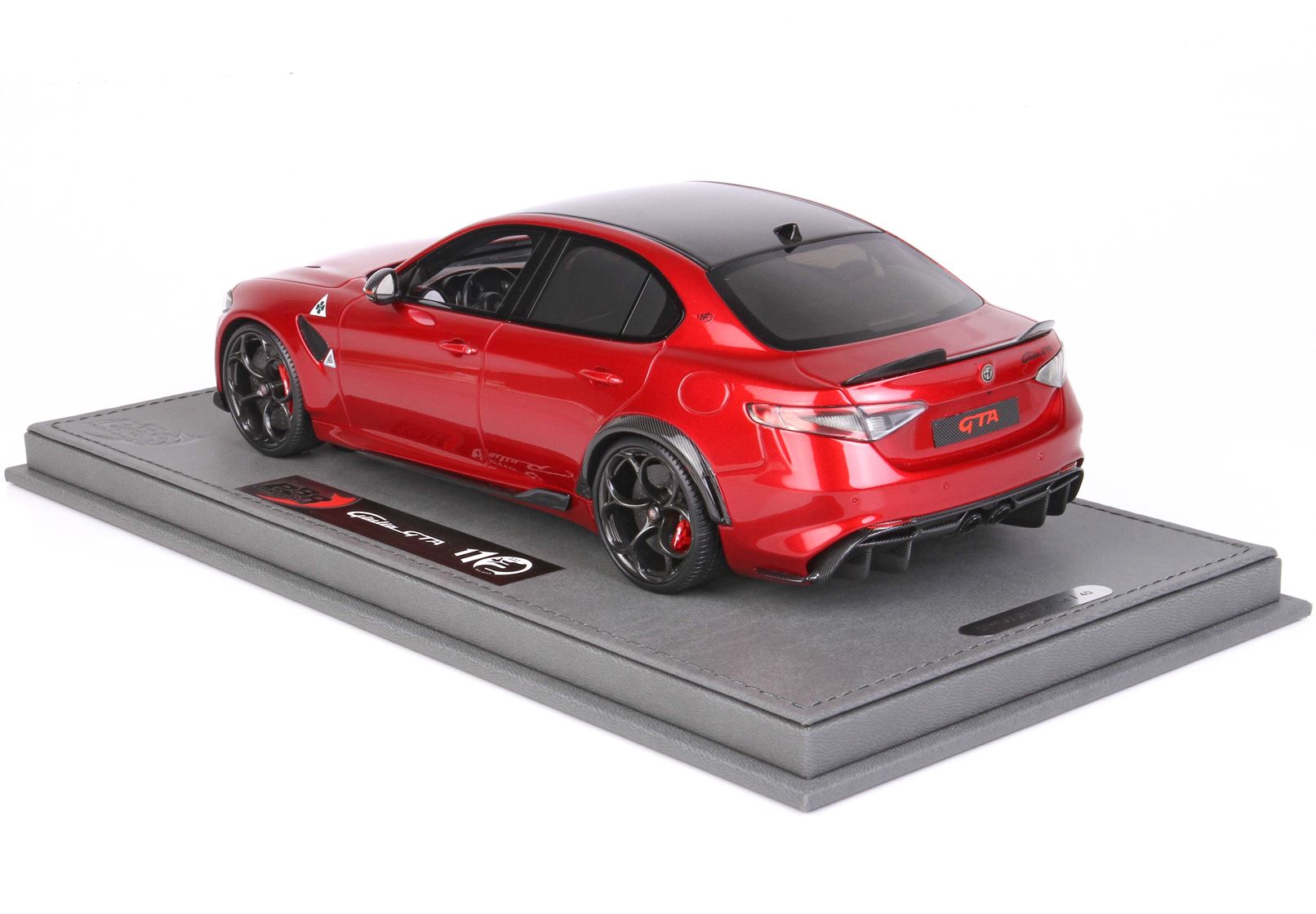 BBR Alfa Romeo Giulia GTA - Red | 1:18 - Imagen 5