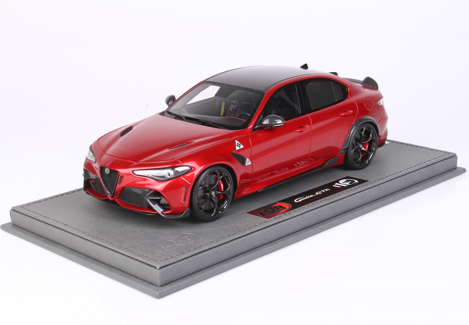 BBR Alfa Romeo Giulia GTA - Red | 1:18 - Imagen 4