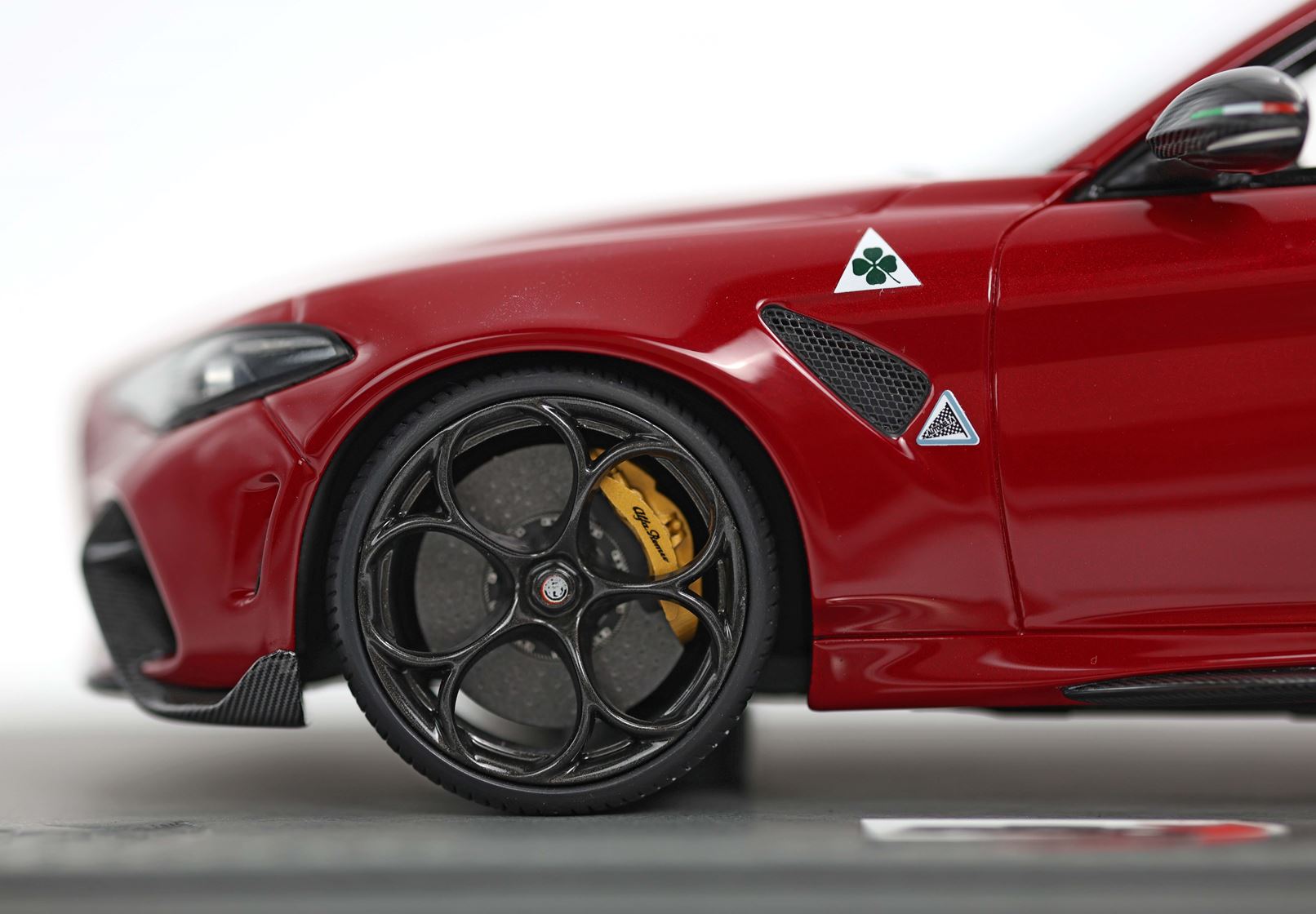 BBR Alfa Romeo Giulia GTA Special Version Rear Spoiler - Competizione Red | 1:18 - Imagen 4