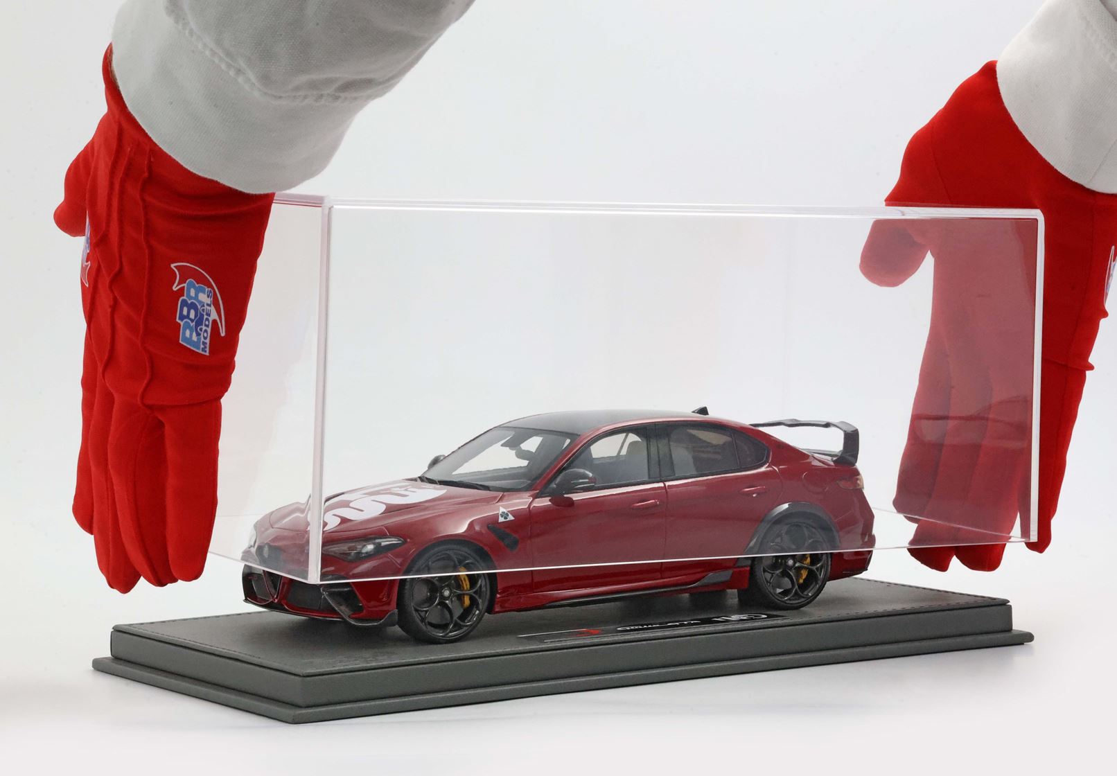 BBR Alfa Romeo Giulia GTA Special Version - Competizione Red | 1:18 - Imagen 3