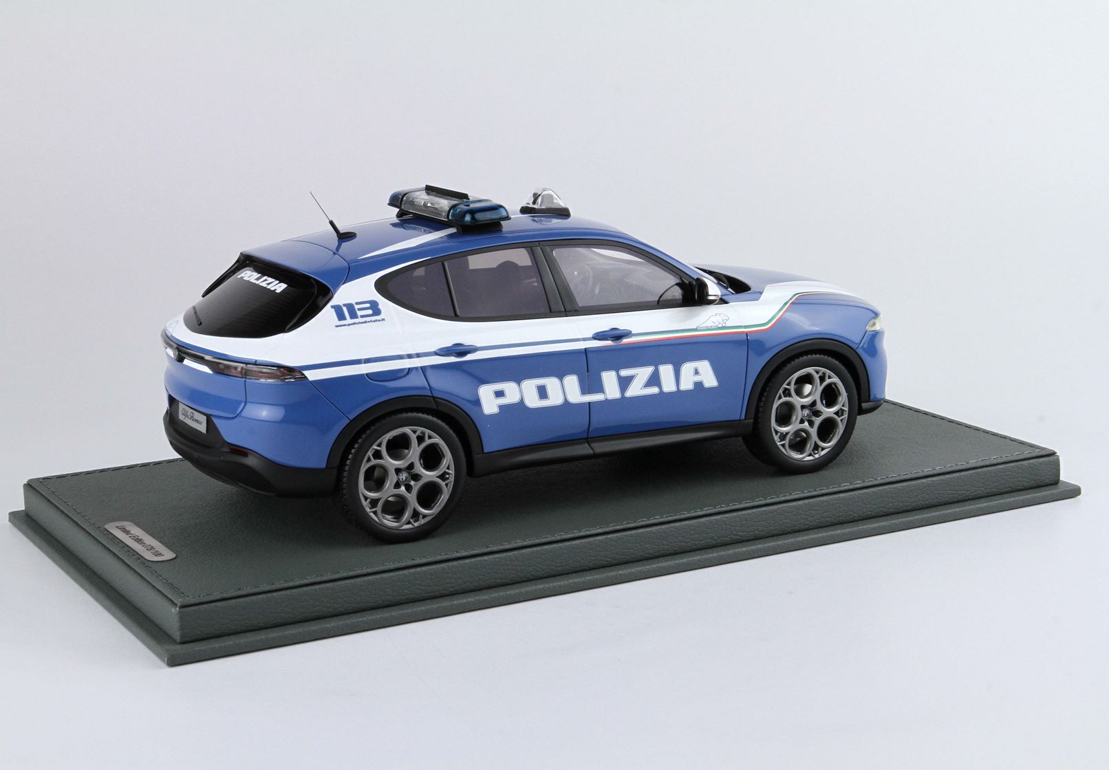 BBR Alfa Romeo Tonale Allestimento Polizia | 1:18 - Imagen 2