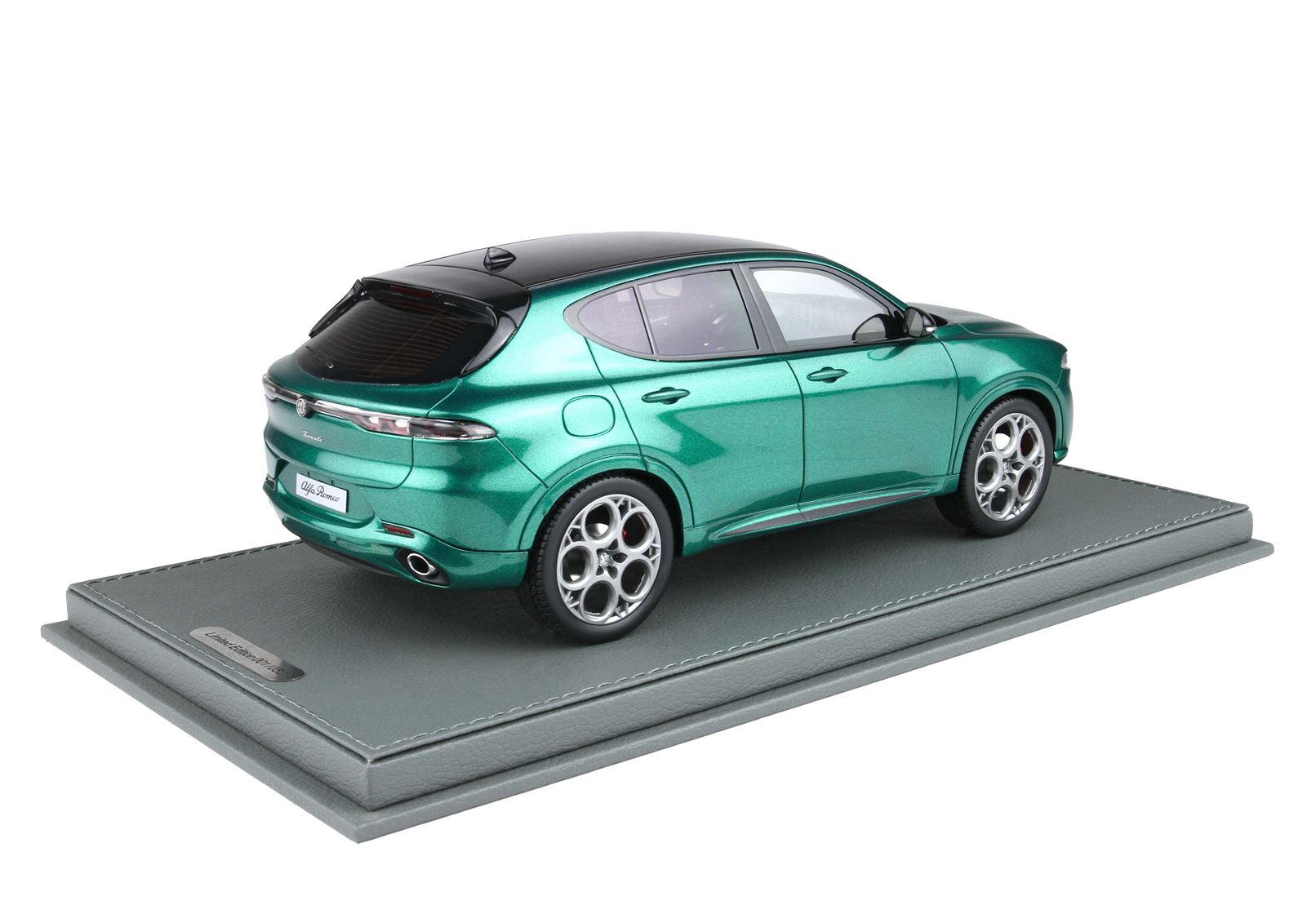 BBR Alfa Romeo Tonale Tributo Plug-in Hybrid - Montreal Green | 1:18 - Immagine 2