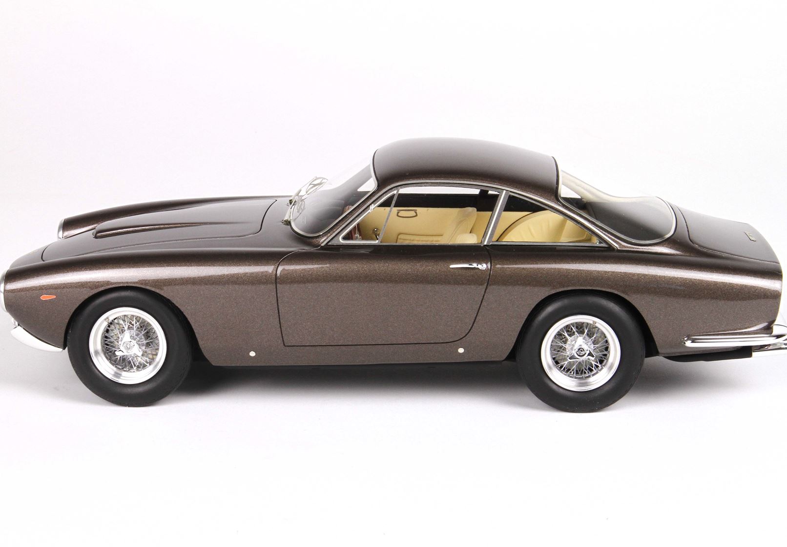 BBR Ferrari 250 GT Lusso S/N 4891 GT Steve McQueen | 1:18 - Imagen 14