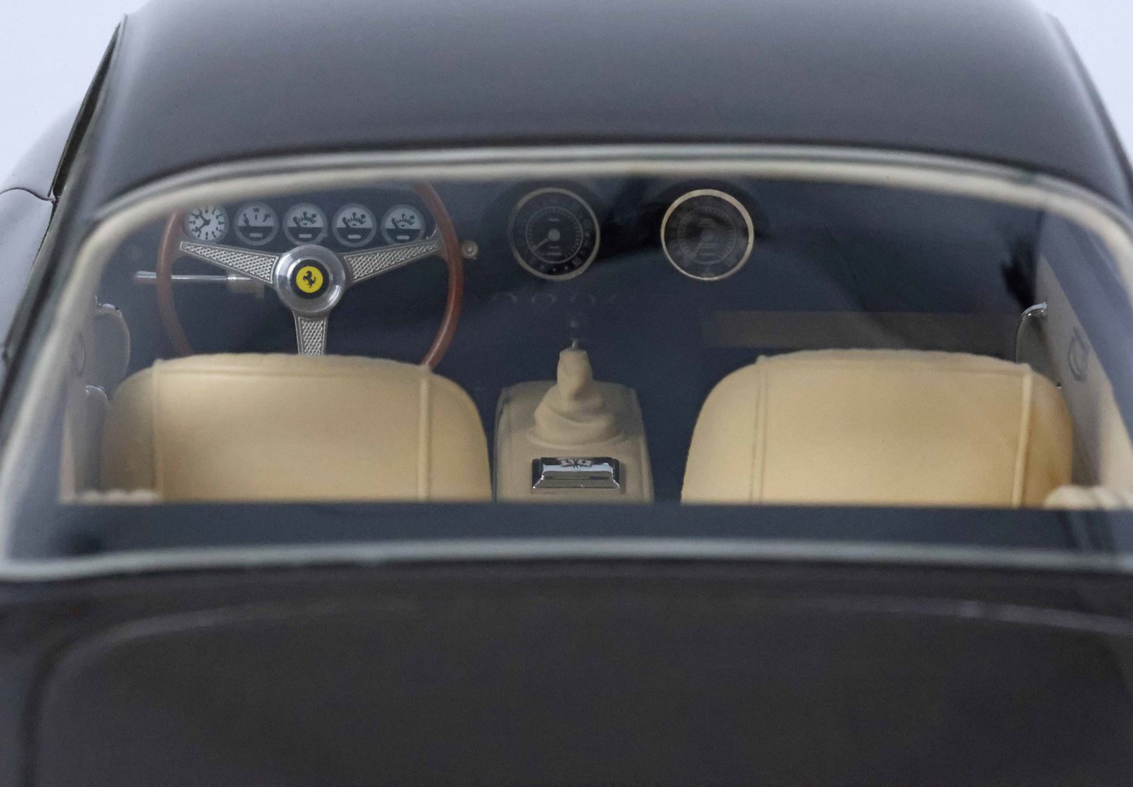 BBR Ferrari 250 GT Lusso S/N 4891 GT Steve McQueen | 1:18 - Imagen 7