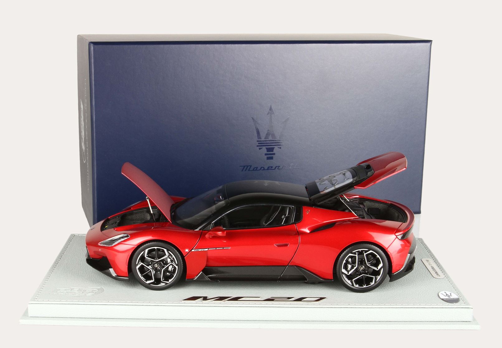 BBR Maserati MC20 Black Roof - Metallic Vincente Red | 1:18 - Image 3
