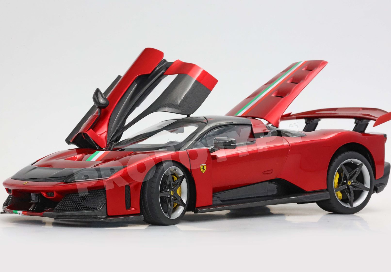 BBR Ferrari F80 Bicolor Wheels & Italian Flag - Red | 1:18