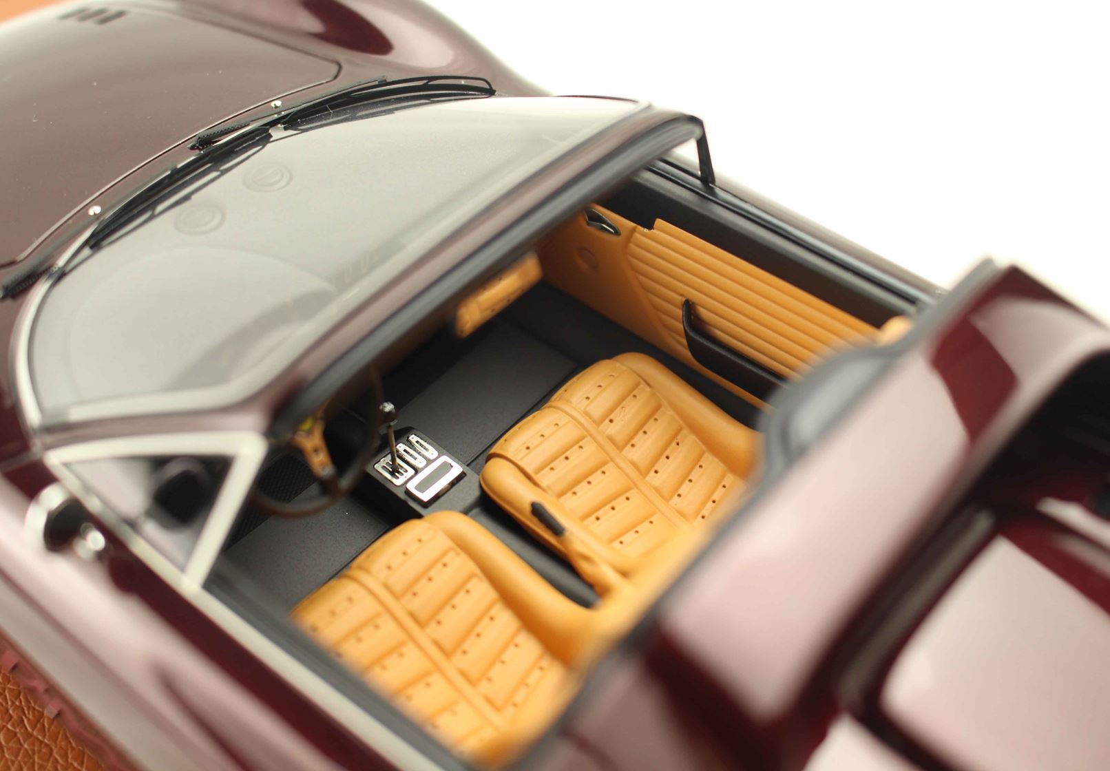 BBR Ferrari Dino 246 GTS 1972 - Burgundy | 1:18 - Imagen 5