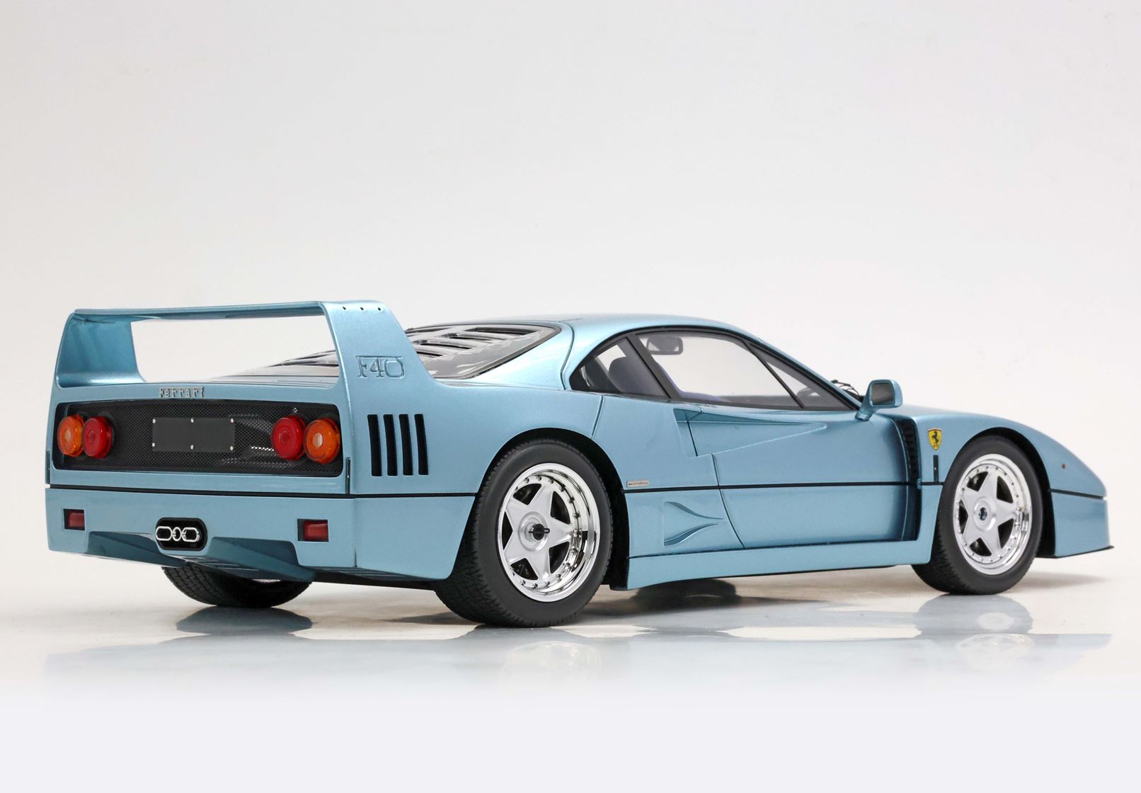 BBR Ferrari F40 1987 - Hyperion Blue | 1:18 - Immagine 6