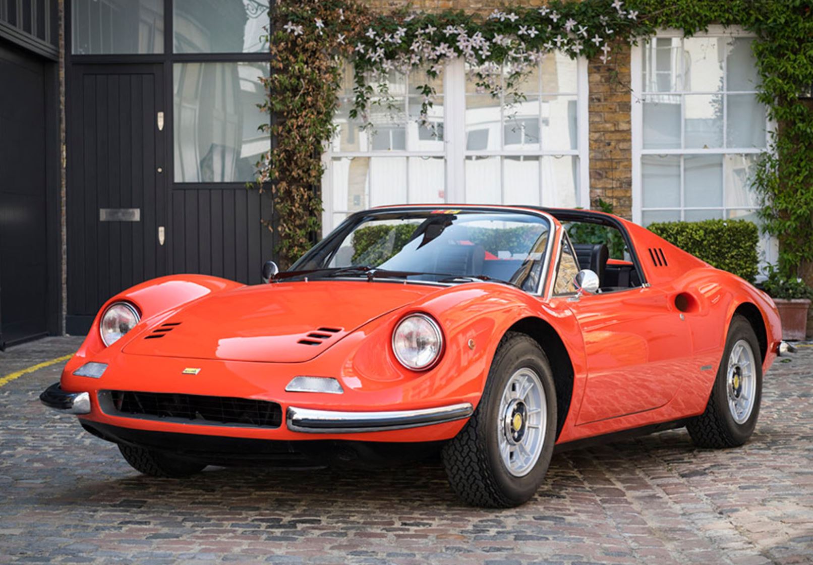 BBR Ferrari Dino 246 GTS 1972 - Dino Red - Black | 1:18