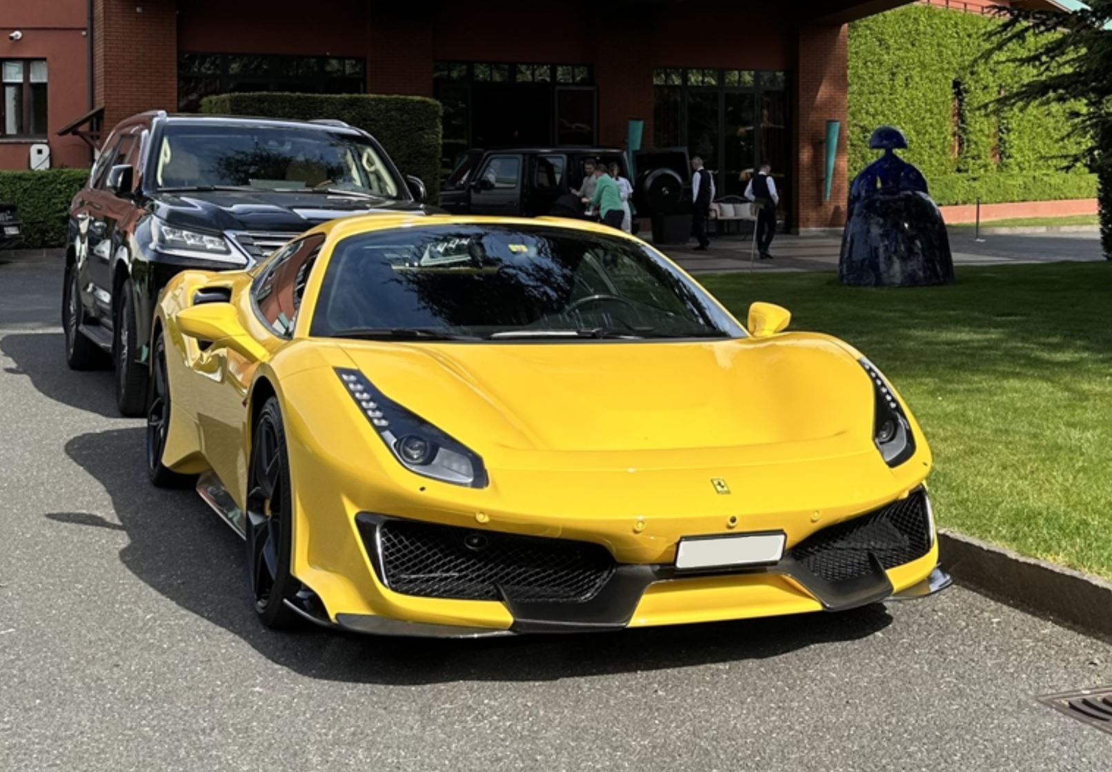 BBR Ferrari 488 Pista Spider - Modena Yellow | 1:18