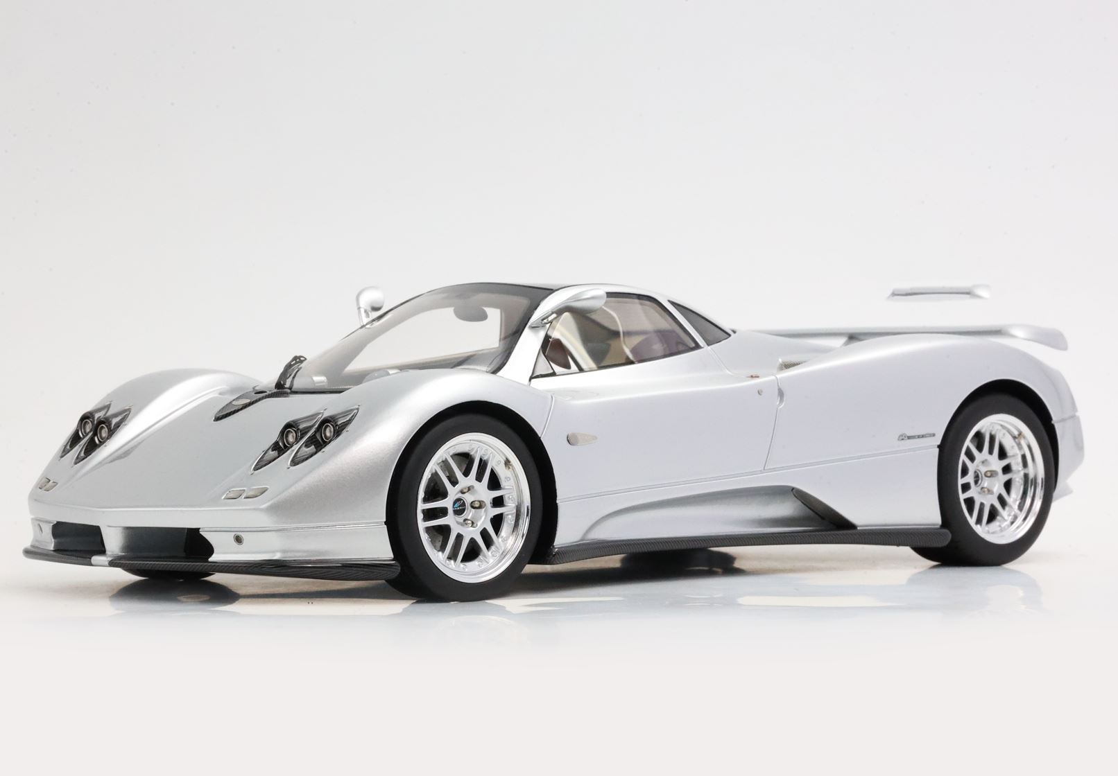 BBR Pagani Zonda C12 001 20th Anniversary - Silver | 1:18 - Imagen 3