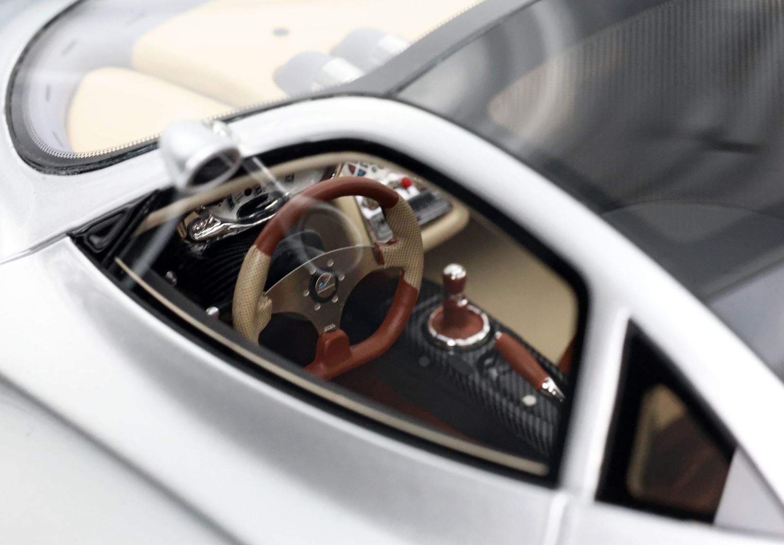 BBR Pagani Zonda C12 001 20th Anniversary - Silver | 1:18 - Imagen 9