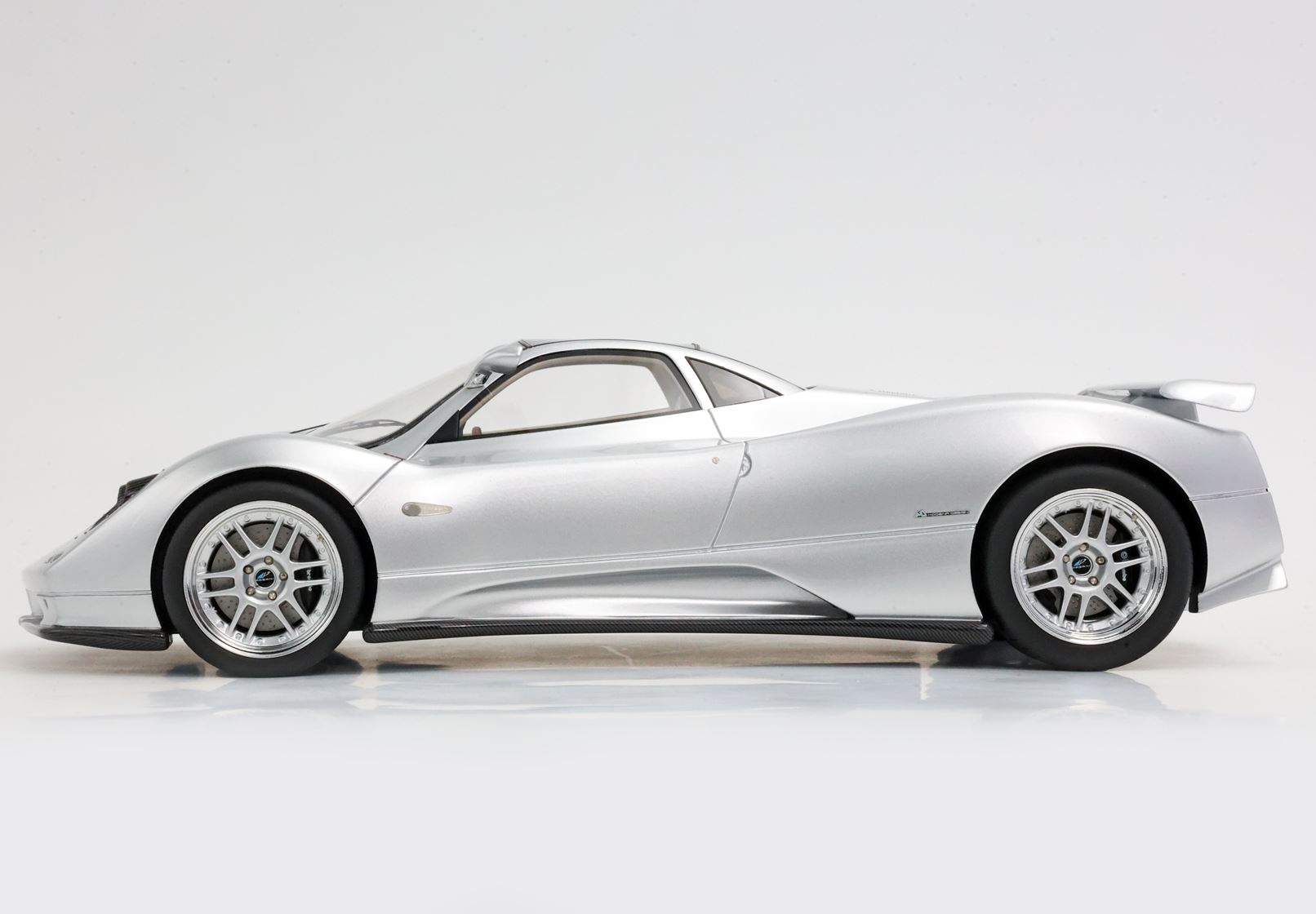 BBR Pagani Zonda C12 001 20th Anniversary - Silver | 1:18 - Imagen 5