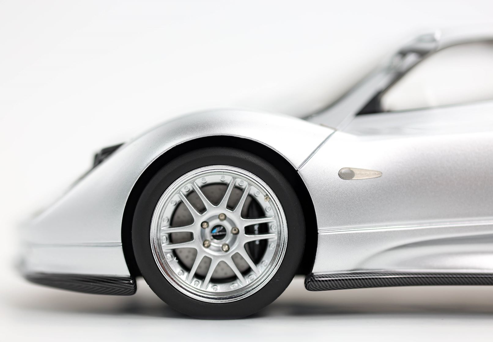 BBR Pagani Zonda C12 001 20th Anniversary - Silver | 1:18 - Imagen 6