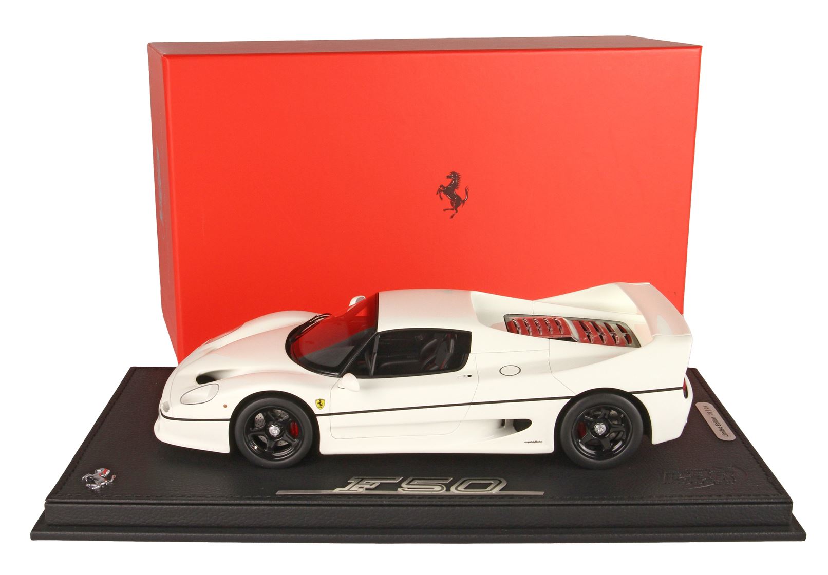 BBR Ferrari F50 Coupe 1995 - Avus White | 1:18 - Imagen 3