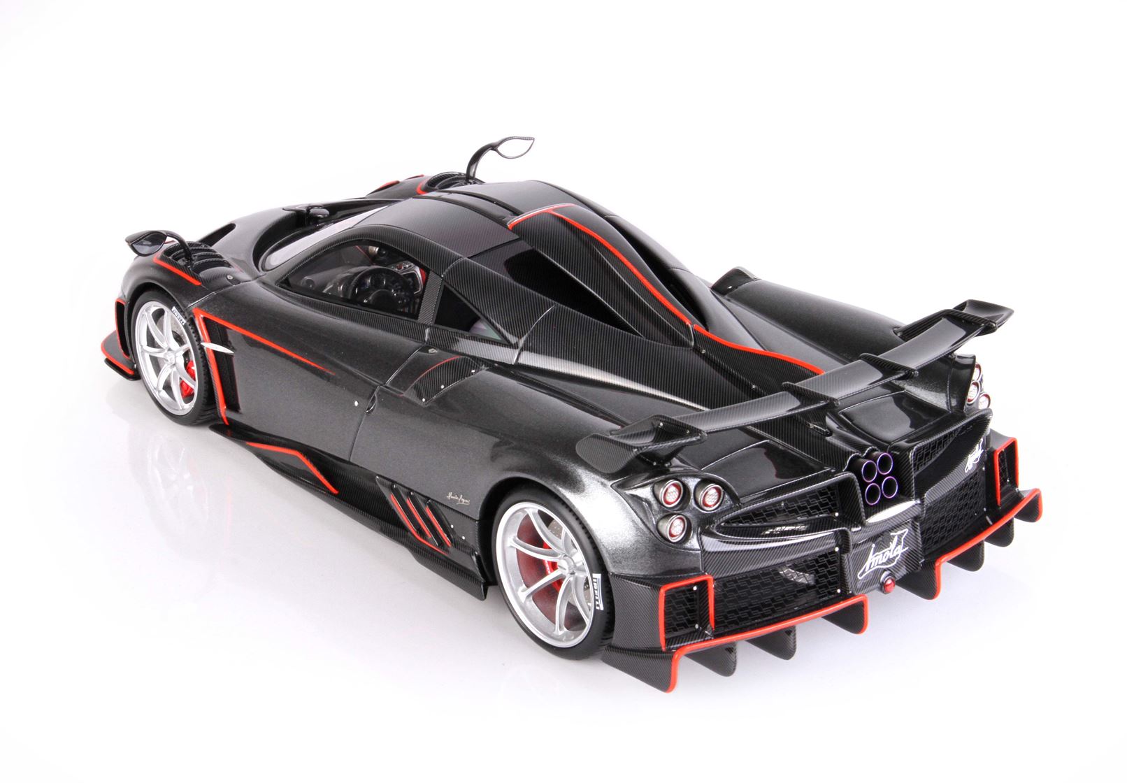 BBR Pagani Imola 2020 - Metallic Dark Grey | 1:18 - Imagen 5