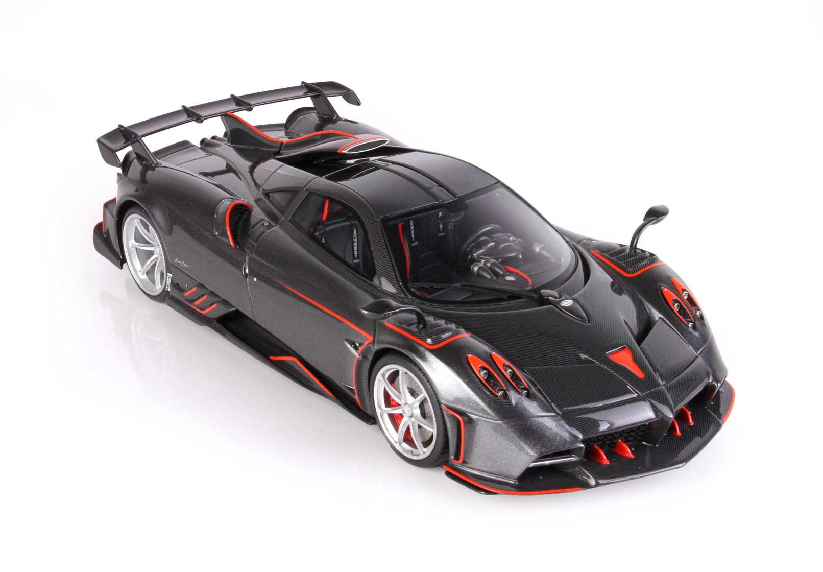 BBR Pagani Imola 2020 - Metallic Dark Grey | 1:18 - Imagen 4
