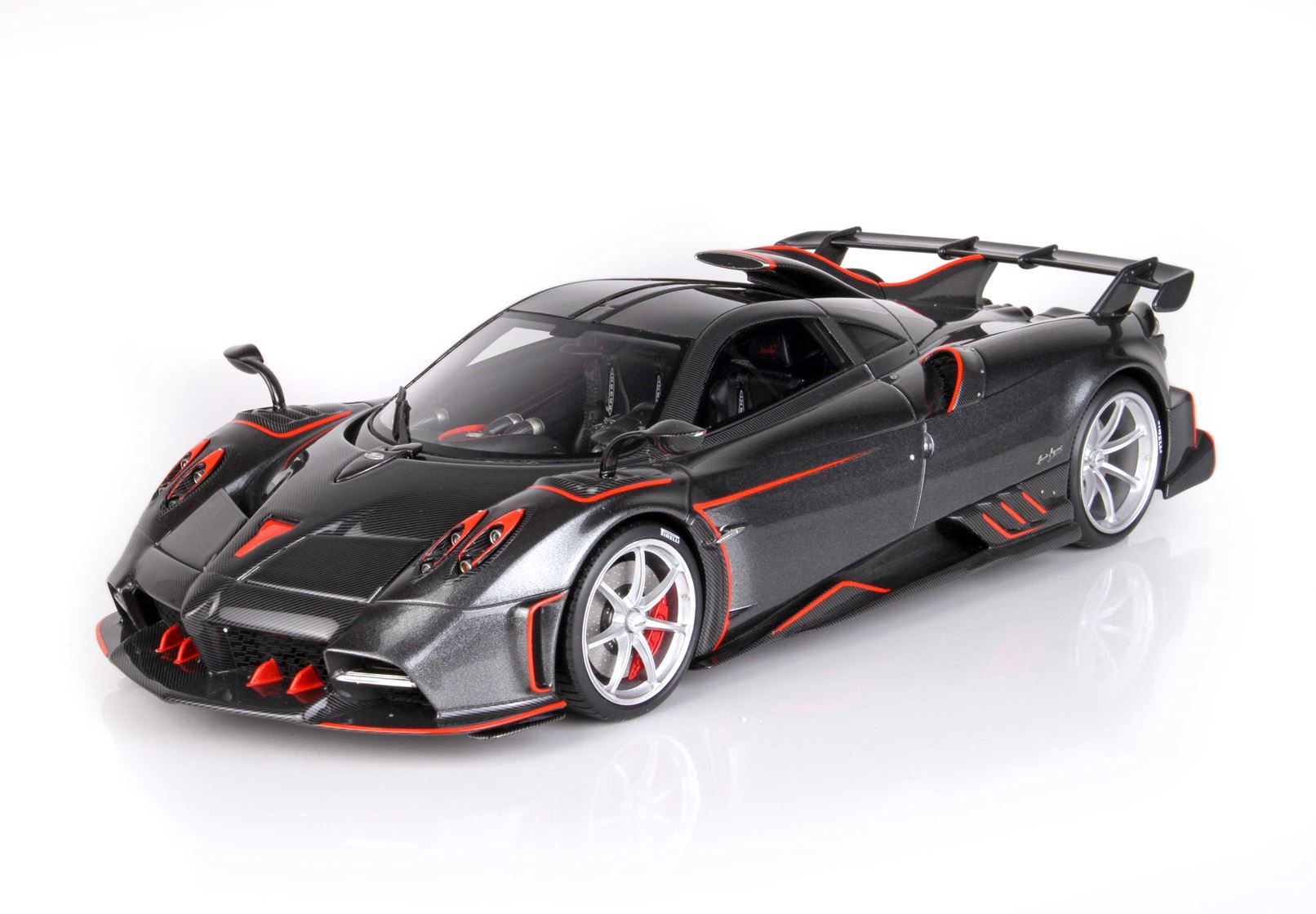 BBR Pagani Imola 2020 - Metallic Dark Grey | 1:18 - Imagen 3
