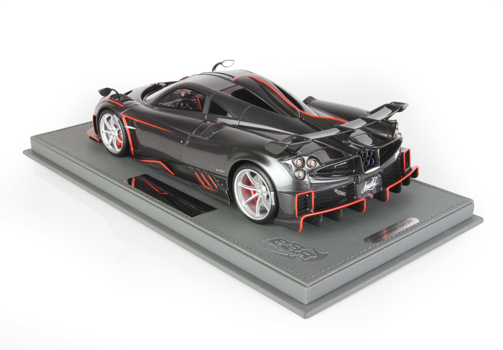 BBR Pagani Imola 2020 - Metallic Dark Grey | 1:18 - Imagen 2