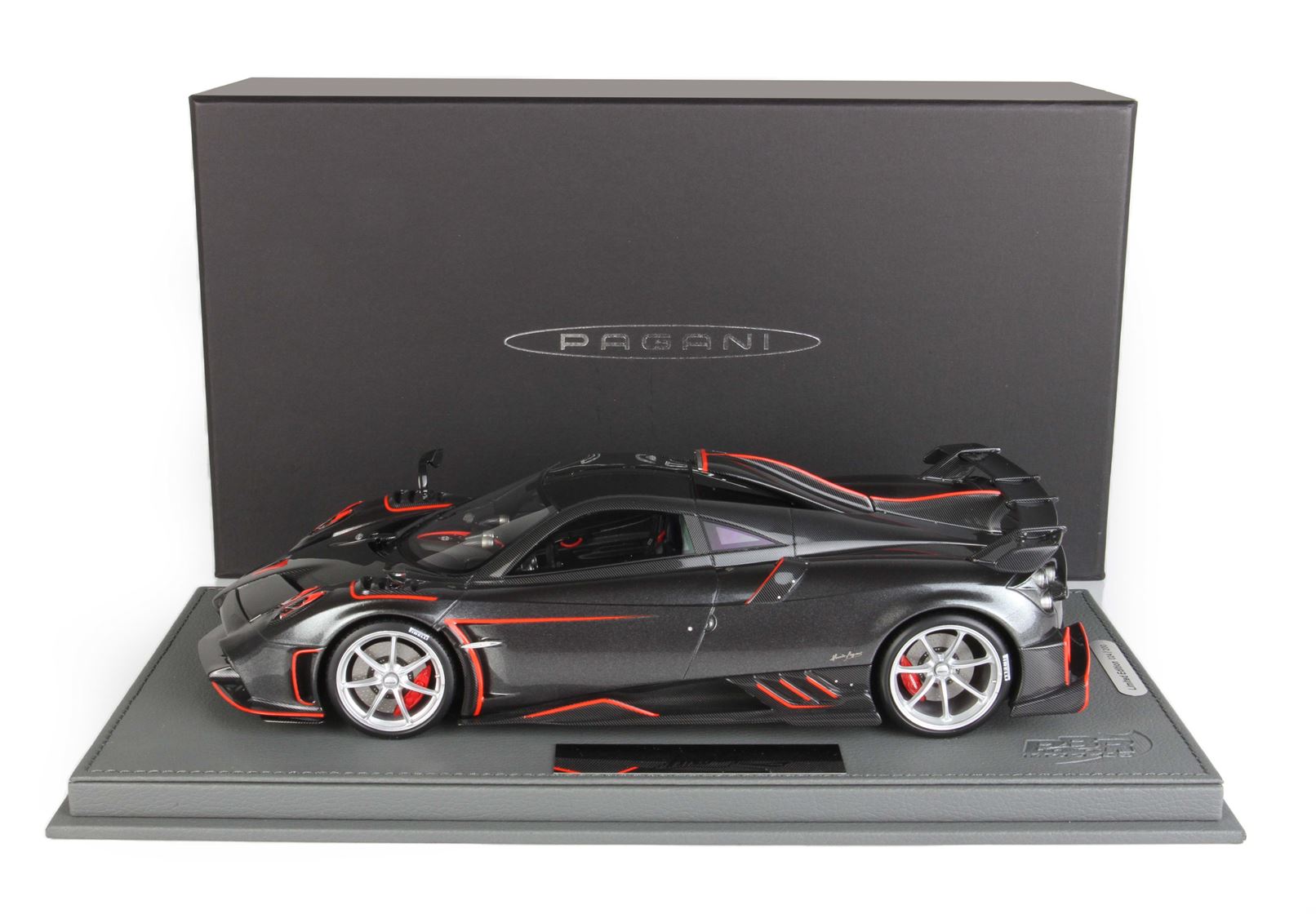 BBR Pagani Imola 2020 - Metallic Dark Grey | 1:18 - Imagen 8
