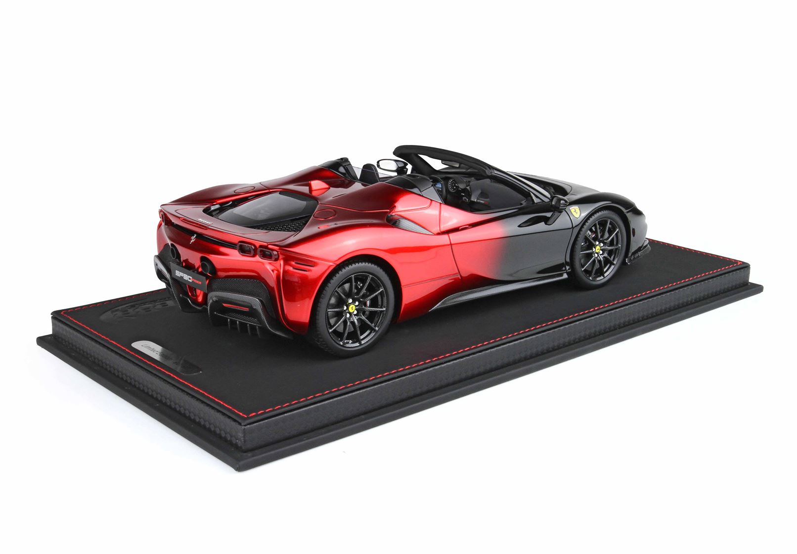 BBR Ferrari SF90 Spider - Magma Red / Black | 1:18 - Imagen 2