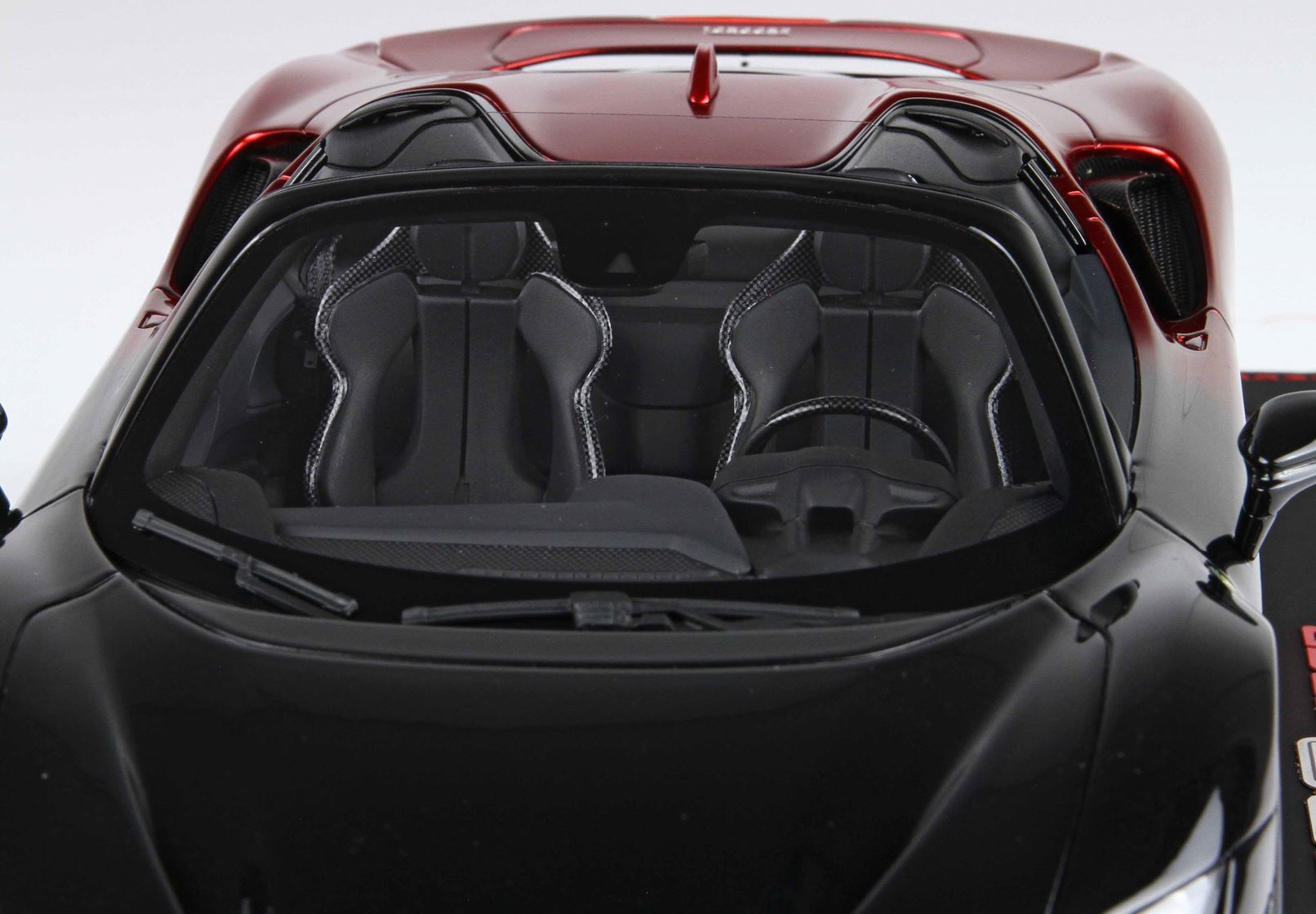 BBR Ferrari SF90 Spider - Magma Red / Black | 1:18 - Imagen 6