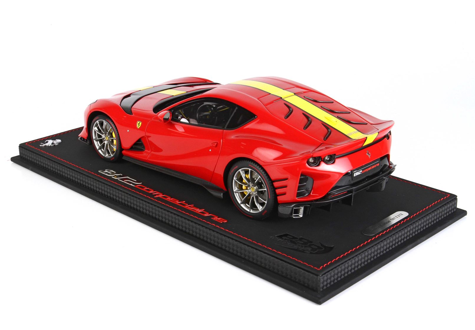 BBR Ferrari 812 Competizione 2021 - Red | 1:18 - Imagen 2