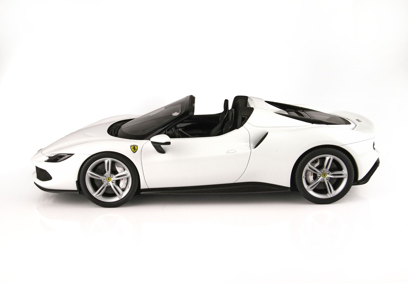 BBR Ferrari 296 GTS - Cervino White | 1:18 - Imagen 5