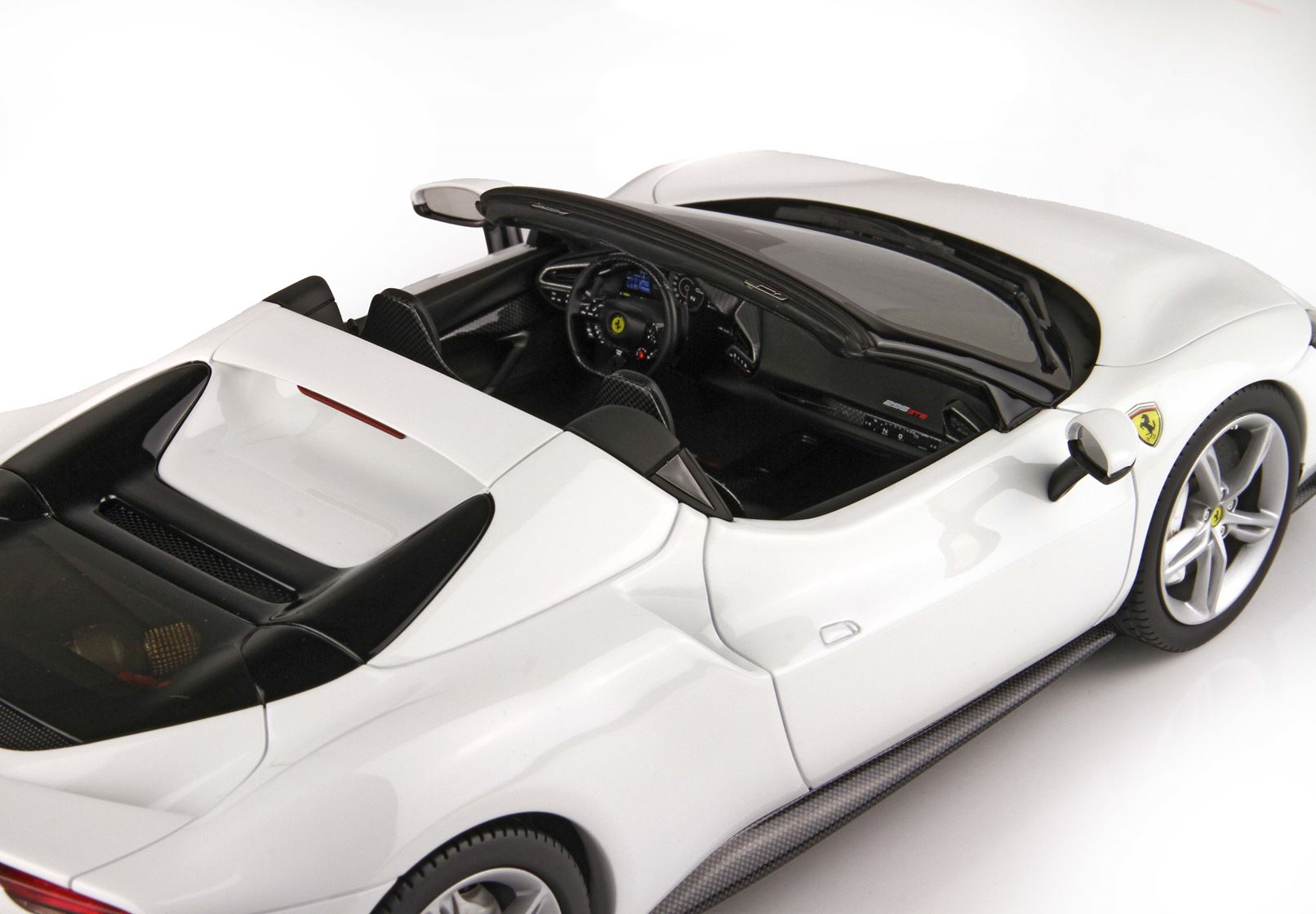 BBR Ferrari 296 GTS - Cervino White | 1:18 - Imagen 6