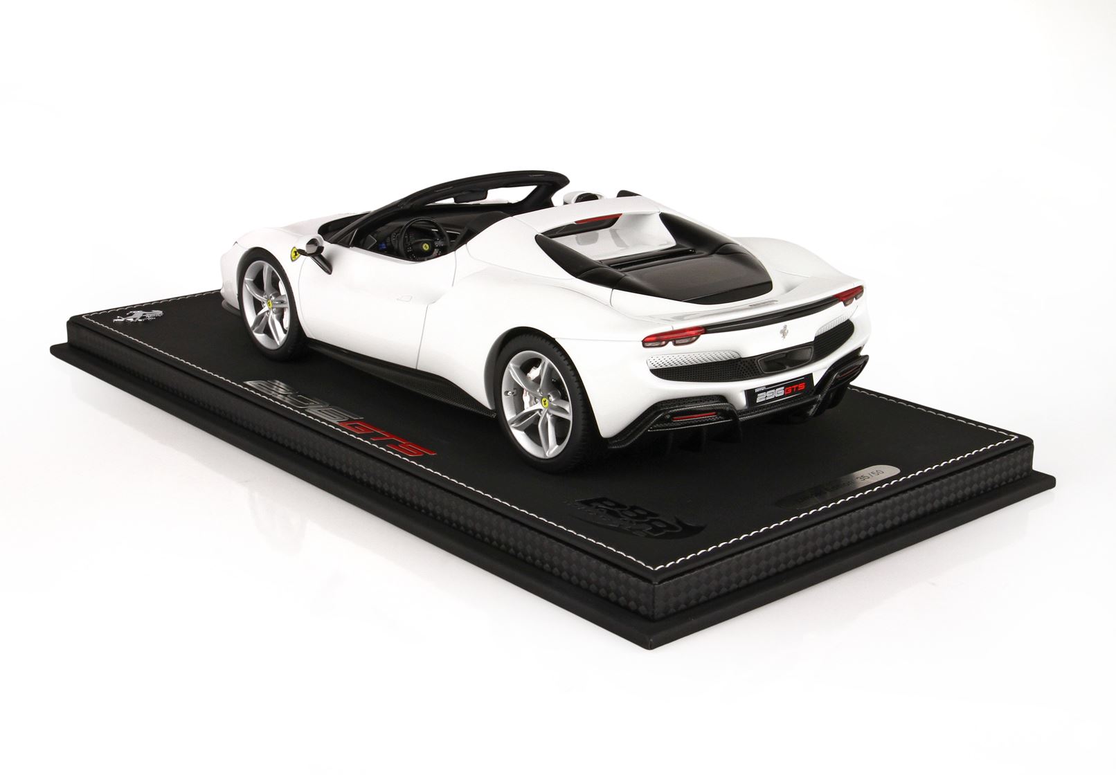 BBR Ferrari 296 GTS - Cervino White | 1:18 - Imagen 2