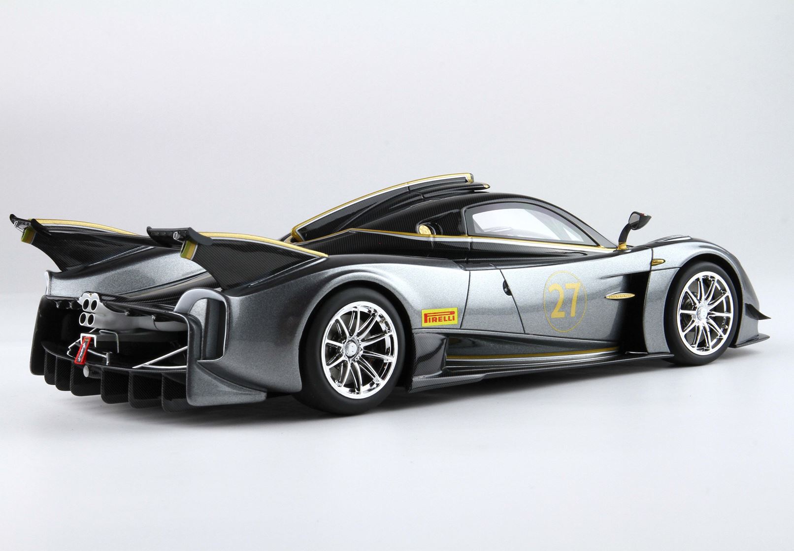 BBR Pagani Huayra R - Metallic Grey | 1:18 - Immagine 5