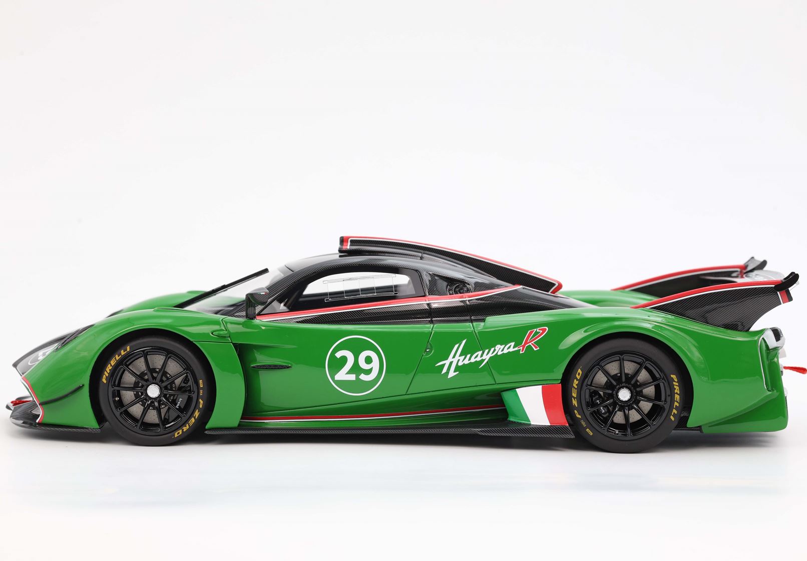 BBR Pagani Huayra R - Gloss Black Carbon / Meadow Green | 1:18 – Bild 5