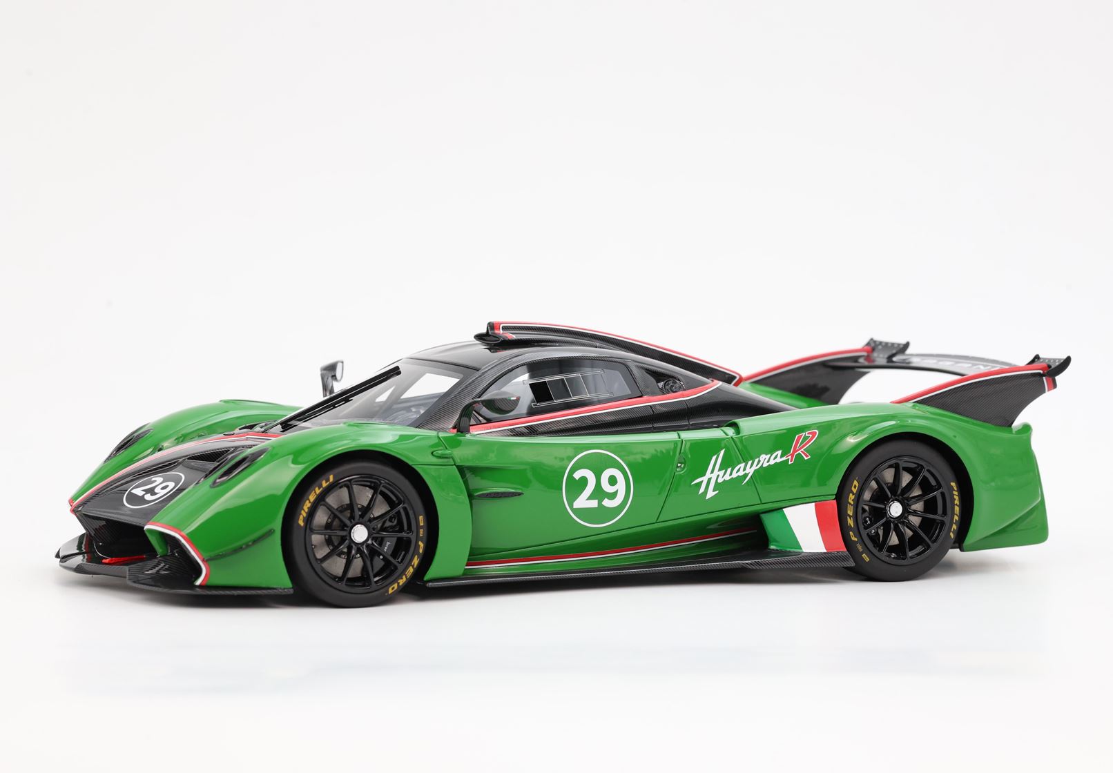 BBR Pagani Huayra R - Gloss Black Carbon / Meadow Green | 1:18 – Bild 6