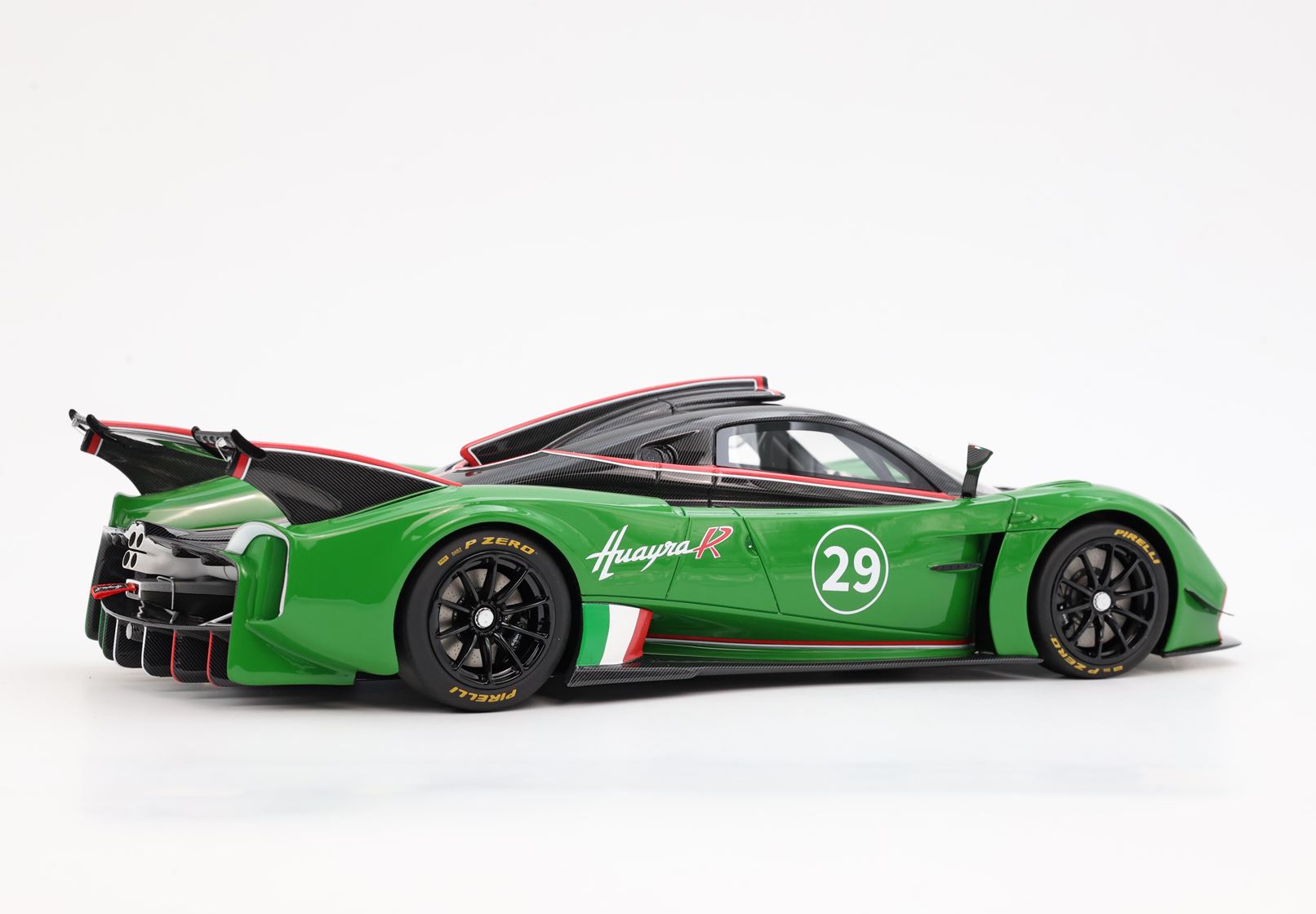 BBR Pagani Huayra R - Gloss Black Carbon / Meadow Green | 1:18 – Bild 7