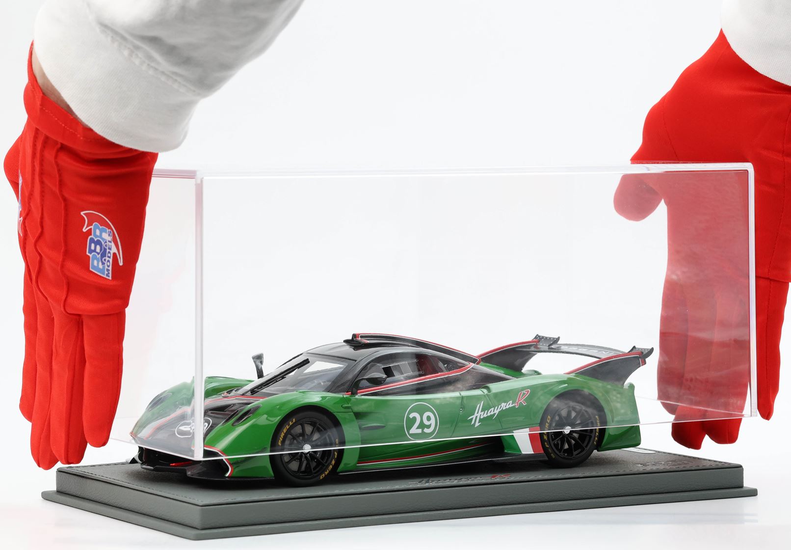 BBR Pagani Huayra R - Gloss Black Carbon / Meadow Green | 1:18 – Bild 2