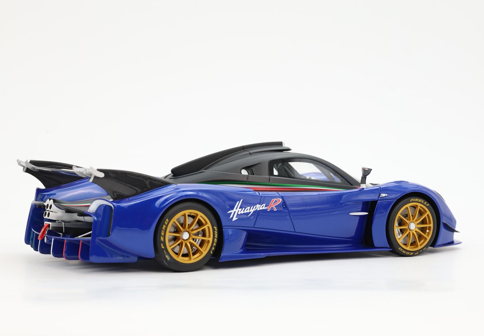 BBR Pagani Huayra R - Matte Black and French Blue | 1:18 - Image 7