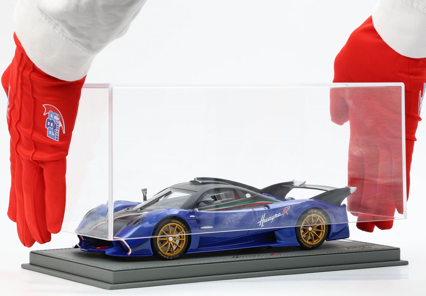 BBR Pagani Huayra R - Matte Black and French Blue | 1:18 - Image 2
