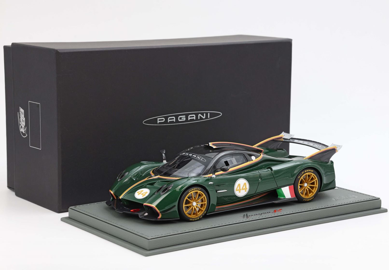 BBR Pagani Huayra R - Gloss Emerald Green Carbon | 1:18 - Immagine 8