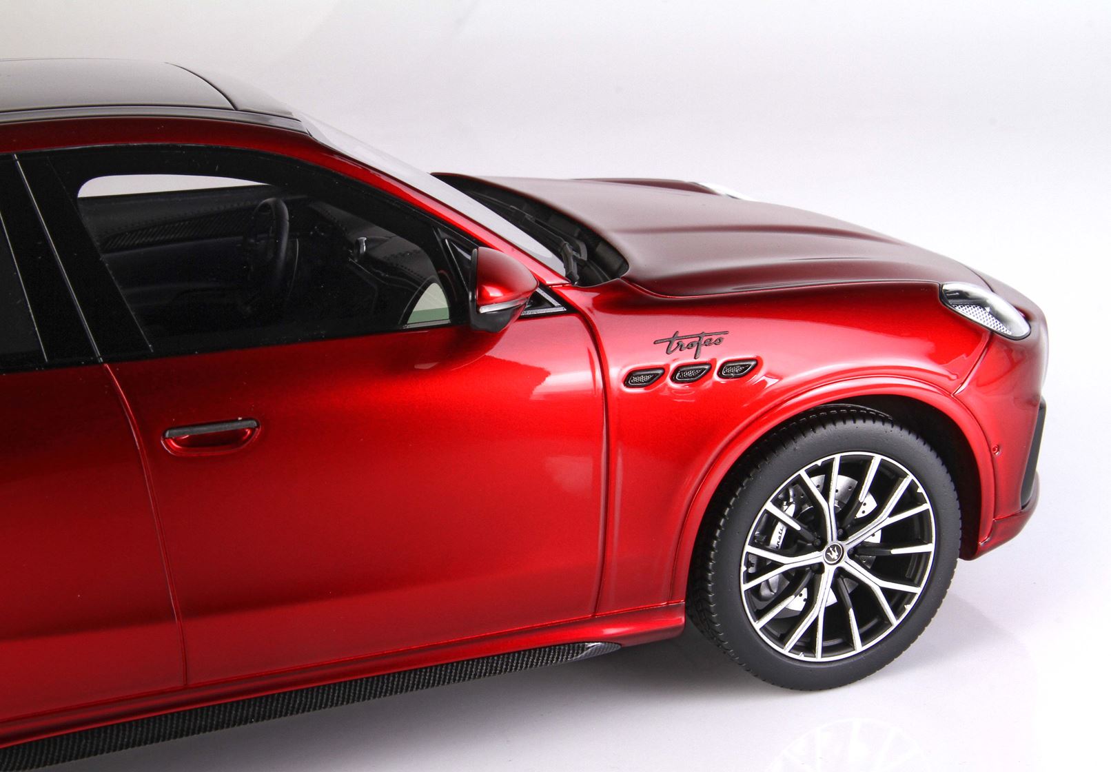 BBR Maserati Grecale Trofeo - Red Granturismo | 1:18 - Imagen 6