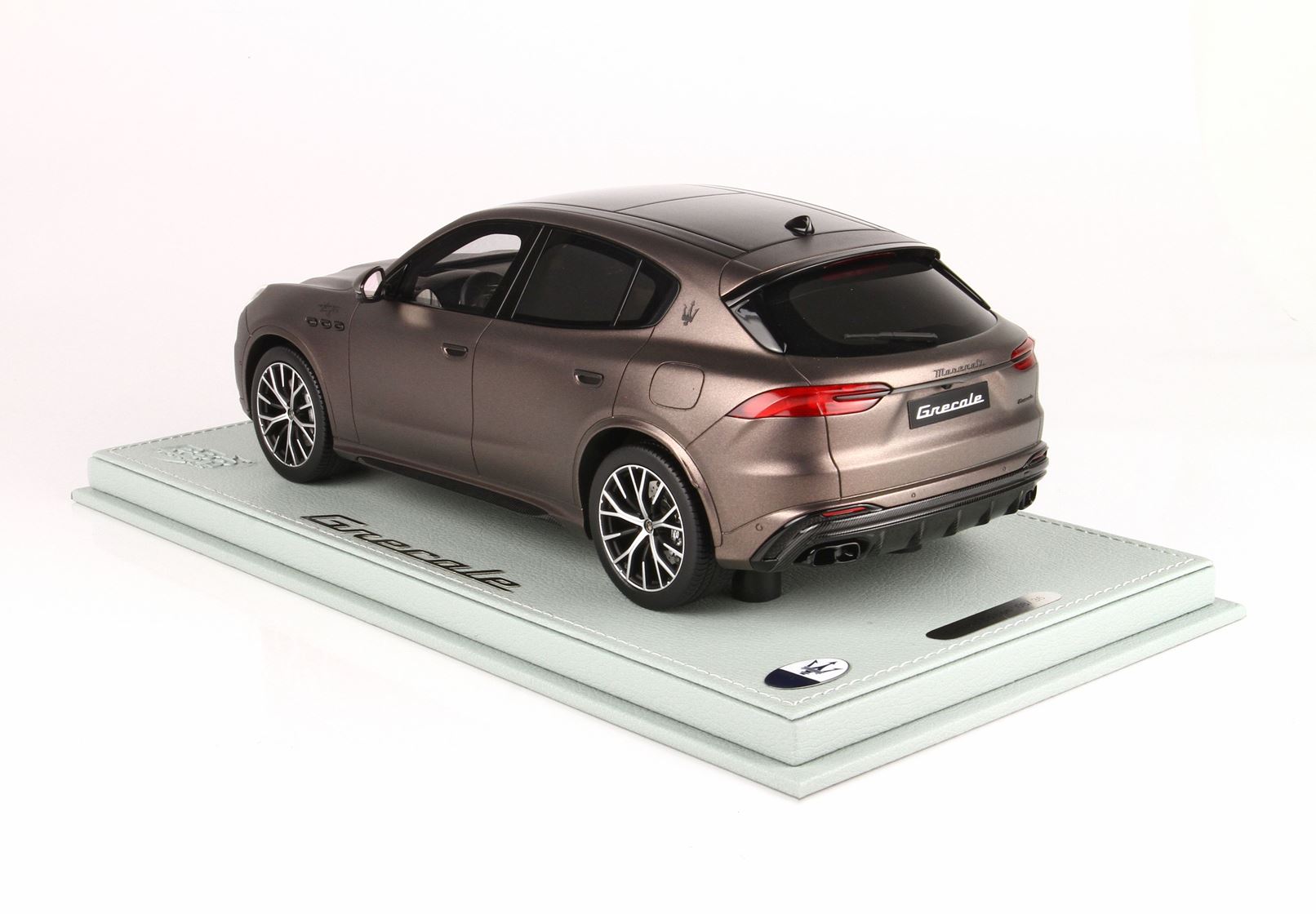 BBR Maserati Grecale Trofeo 2022 - Matte Metallic Bronze | 1:18 - Imagen 3