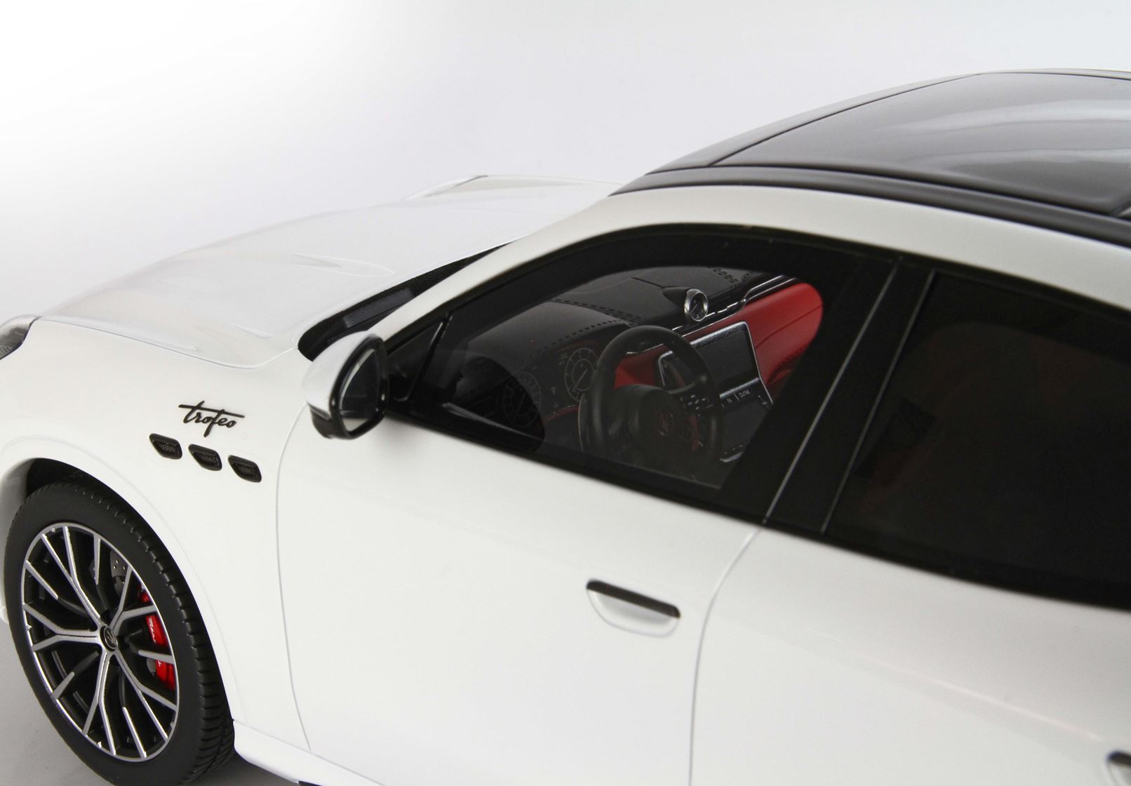 BBR Maserati Grecale Trofeo - White | 1:18 - Imagen 6