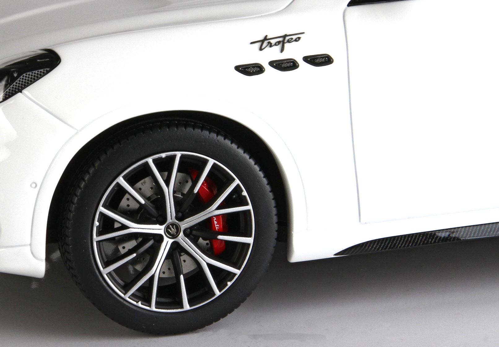 BBR Maserati Grecale Trofeo - White | 1:18 - Imagen 5