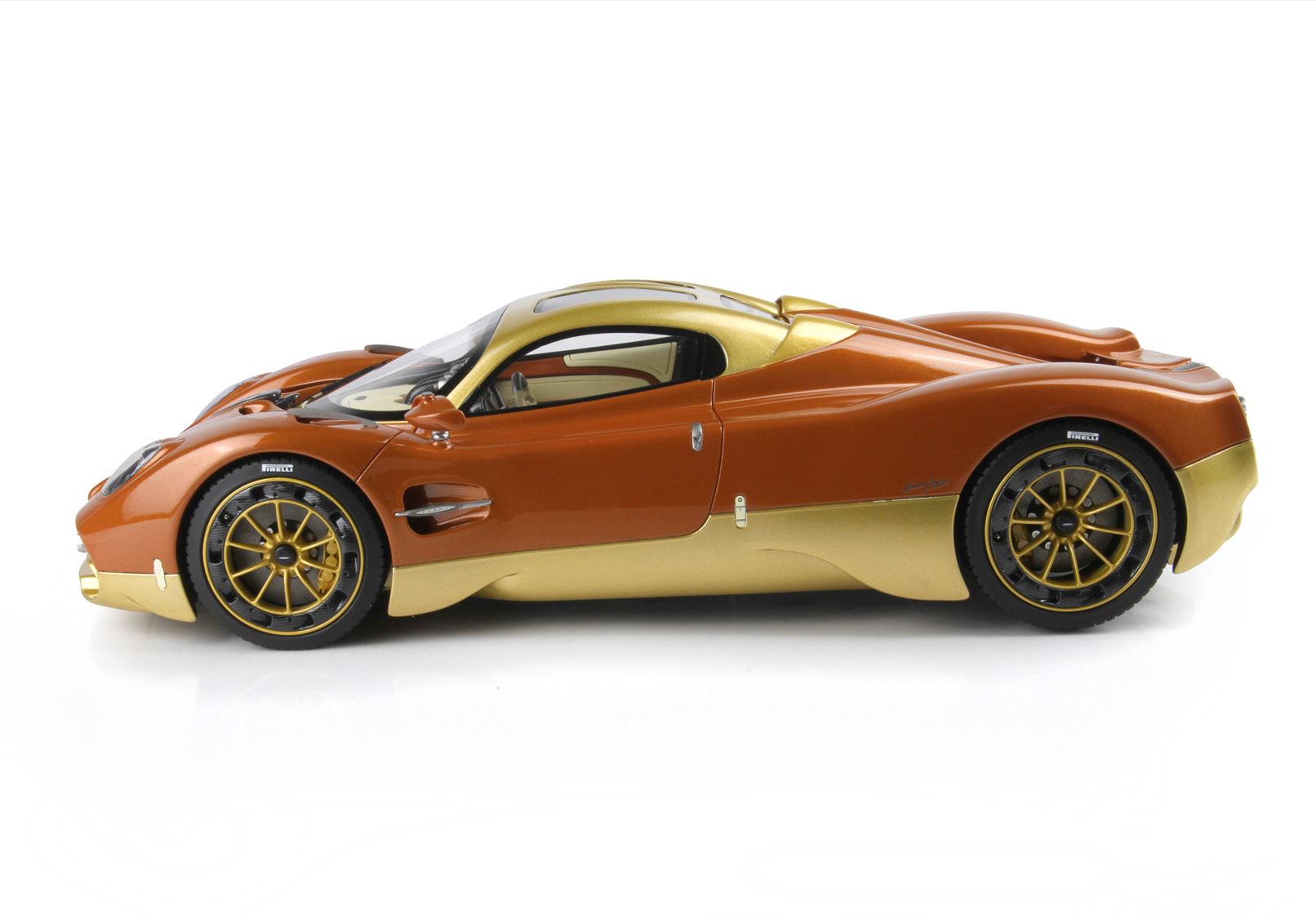 BBR Pagani Utopia - Metallic Bronze | 1:18 - Immagine 3