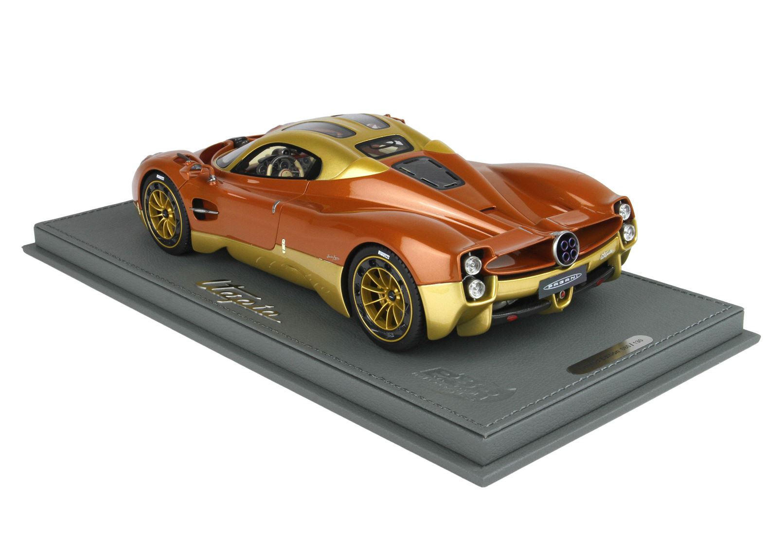 BBR Pagani Utopia - Metallic Bronze | 1:18 - Immagine 2