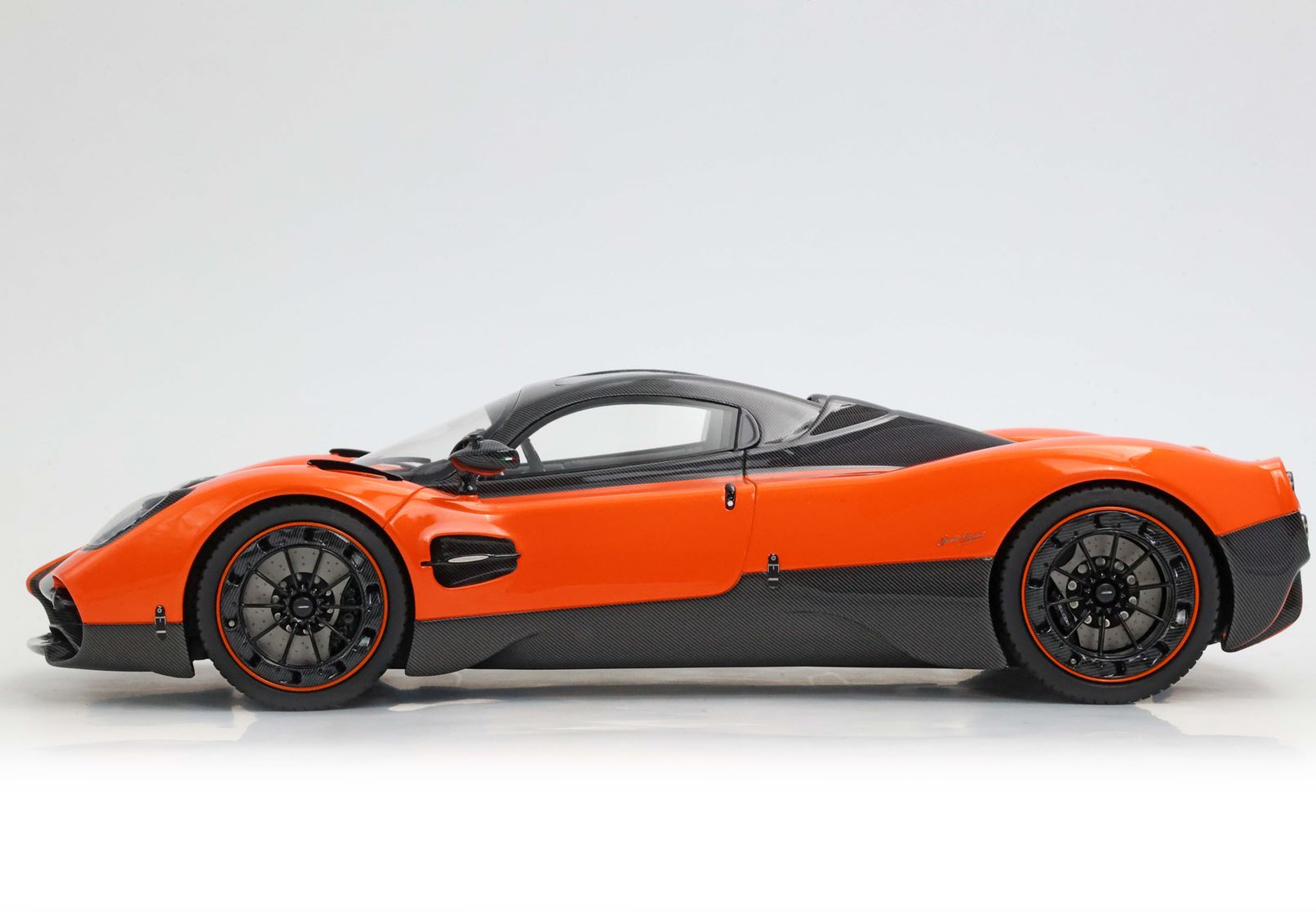 BBR Pagani Utopia Coupe - Marbella Orange | 1:18 - 画像4