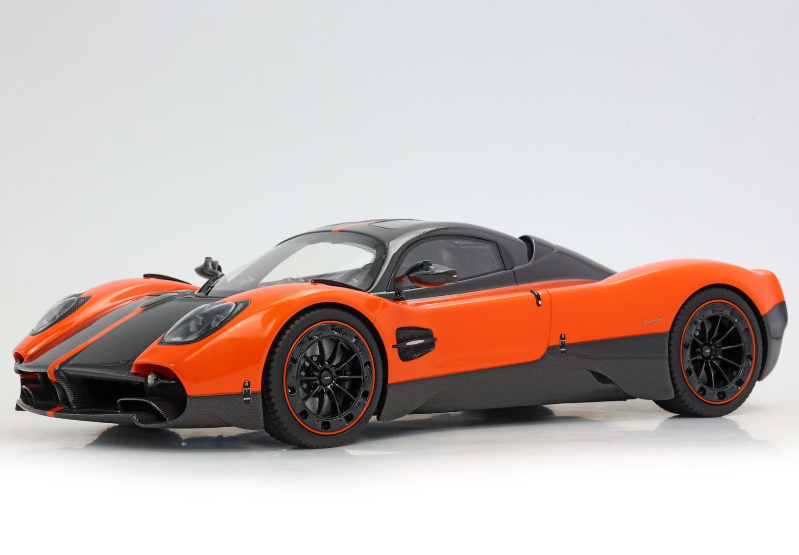 BBR Pagani Utopia Coupe - Marbella Orange | 1:18 - 画像5