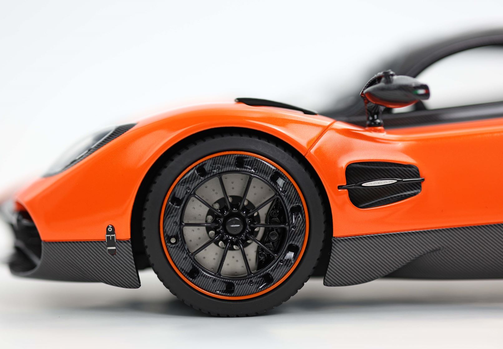 BBR Pagani Utopia Coupe - Marbella Orange | 1:18 - 画像8