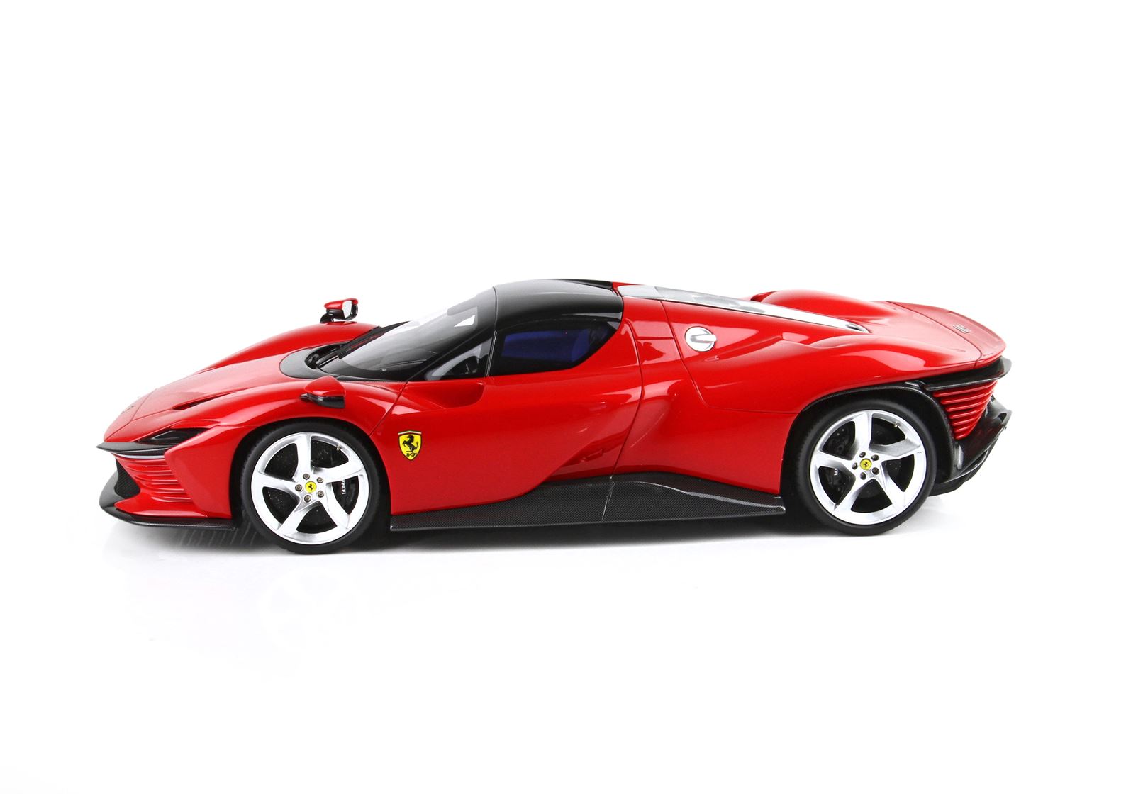 BBR Ferrari Daytona SP3 Icona Series (Closed Roof) - Red Corsa 322 | 1:18 – Bild 3