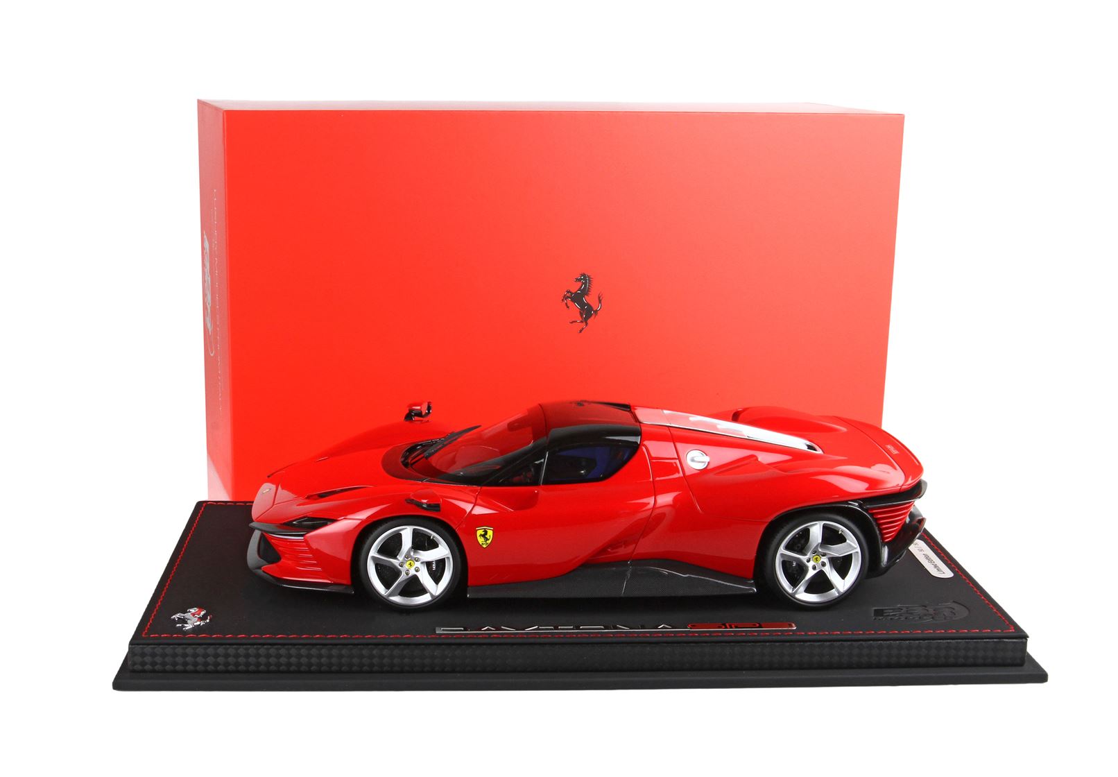 BBR Ferrari Daytona SP3 Icona Series (Closed Roof) - Red Corsa 322 | 1:18 – Bild 9