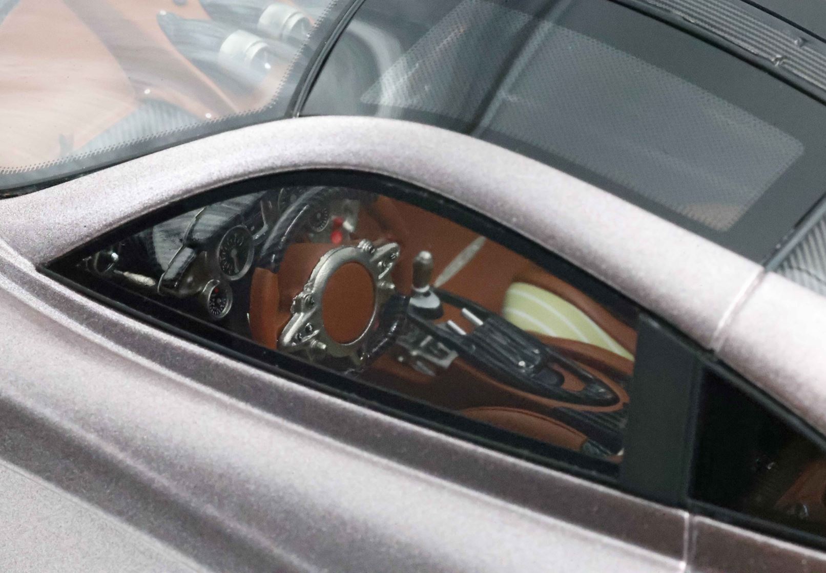 BBR Pagani Huayra Codalunga - Iridescent Bronze Aymara | 1:18 - Imagen 9